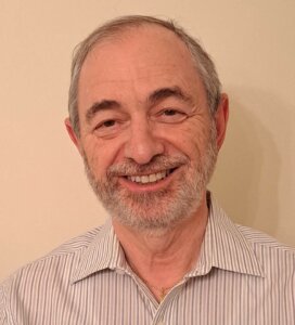 Peter Schvarcz casual headshot