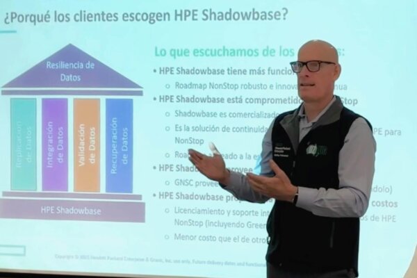 Ken Scudder presenting on HPE Shadowbase at ChileTUG 2025.